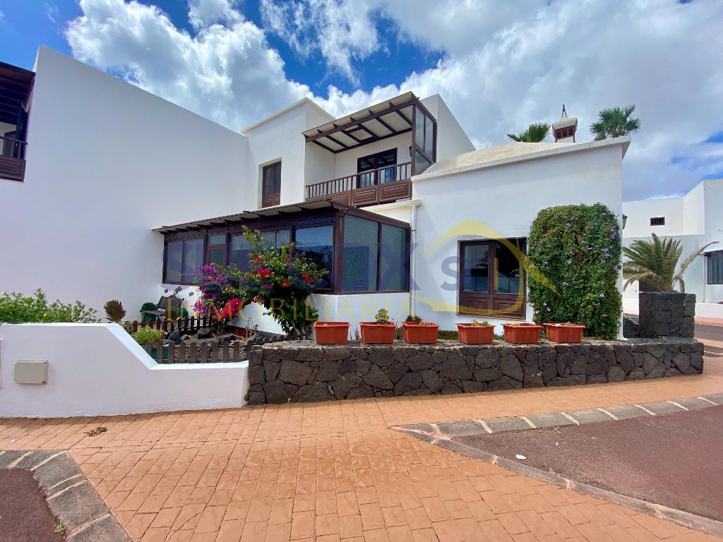3 Bedroom Duplex For Sale in Avenida Las Palmeras 9, Costa Teguise