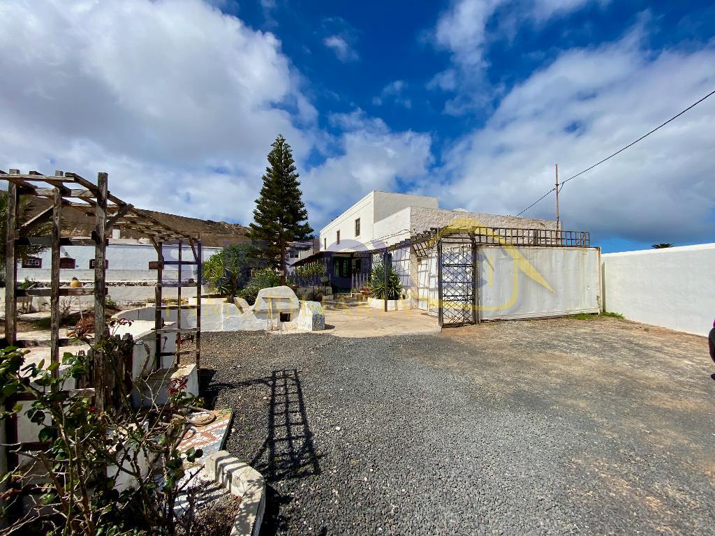 Calle Juan Betancort, Tinajo, Lanzarote, 35560, Spain